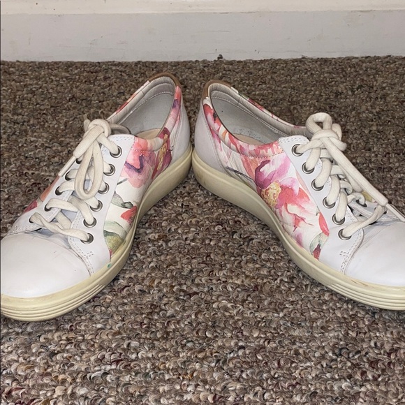 Womens Ecco Soft Pink Floral Leather Lace Up Sneakers - Picture 2 of 10